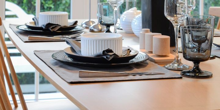 7 Habits That Will Help You Live in a Tidy House Leaving your dining table set at all times