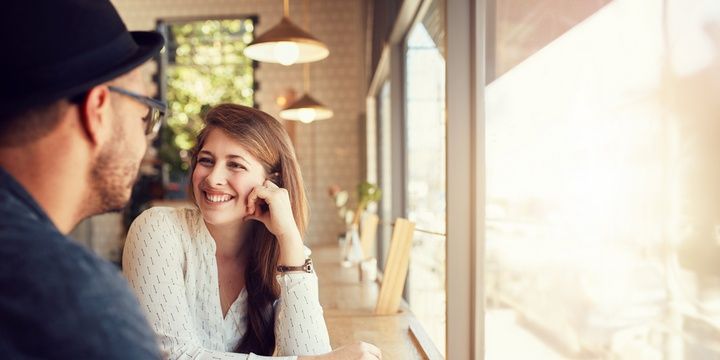 5 Things Commonly Done by Girls on a Date Smile