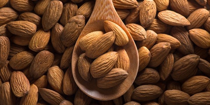 The Best Snacks for People Who Are Trying to Lose Weight Almonds