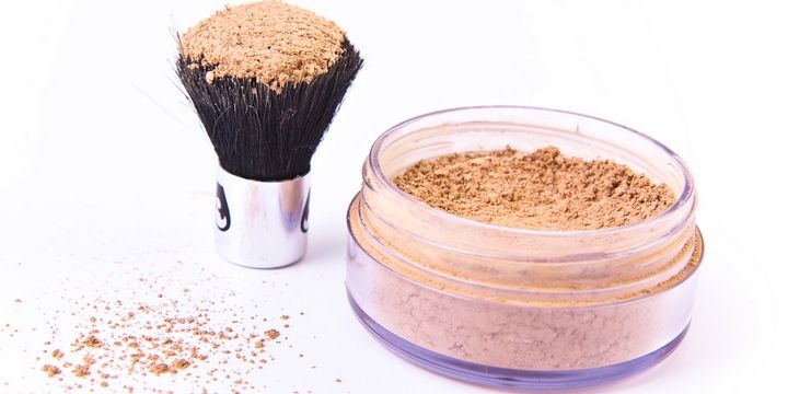 8 Makeup Hints to Help You Look Younger Get Rid of the Dry Powder