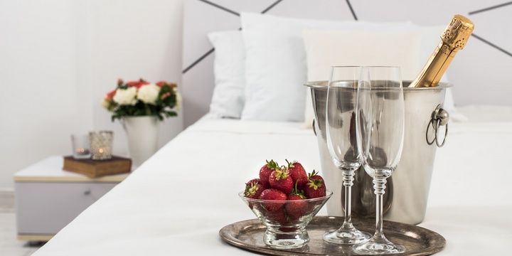 10 Hotel Tips and Hints for Travellers Remember Special Occasions