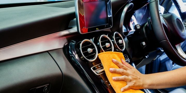 8 Tips to Help You Keep Your Car Perfectly Clean Little Cracks