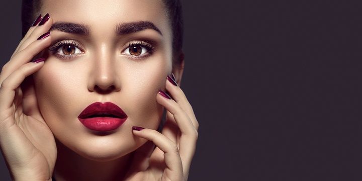 8 Most Common Mistakes Lipstick Users Make Drying