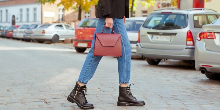 7 Ways to Make Your Outfit Less Boring You prefer belts shoes and purses of the same color